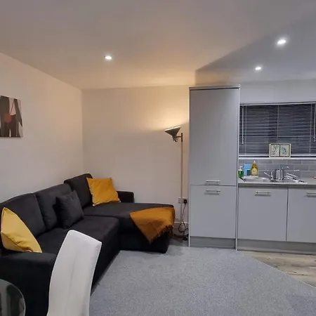 Elm By Cliftonvalley Apartment Bristol