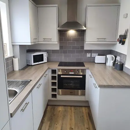 Apartment Elm By Cliftonvalley Bristol