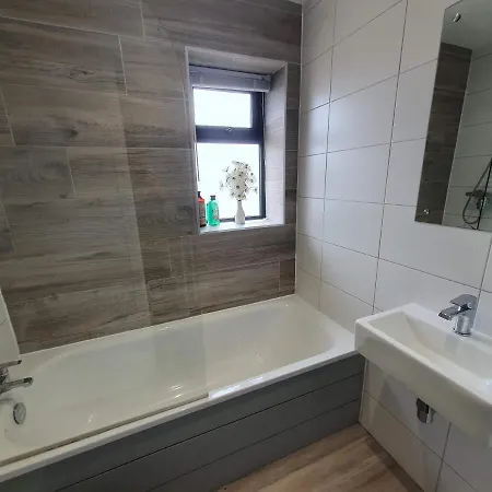 Elm By Cliftonvalley Apartment Bristol