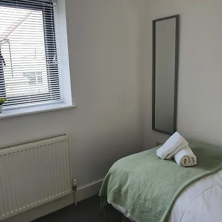 Elm By Cliftonvalley Apartment Bristol